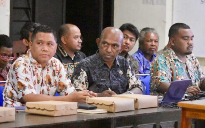 
					Menindaklanjuti arahan Penjabat (Pj) Bupati Jayapura Semuel Siriwa, Pemkab Jayapura melalui Bagian Pemerintahan Setda Kabupaten Jayapura menggelar pertemuan. (Foto dok: jayapurakab.go.id)