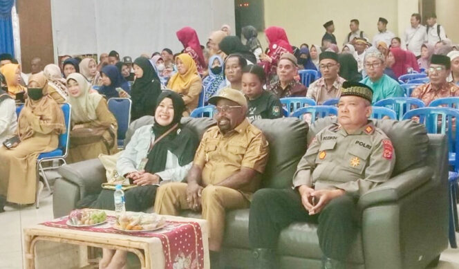 
					Bupati Jayapura, Yunus Wonda membuka Sosialisasi Optimalisasi Zakat Kabupaten Jayapura.  (foto dok: jayapurakab.go.id)