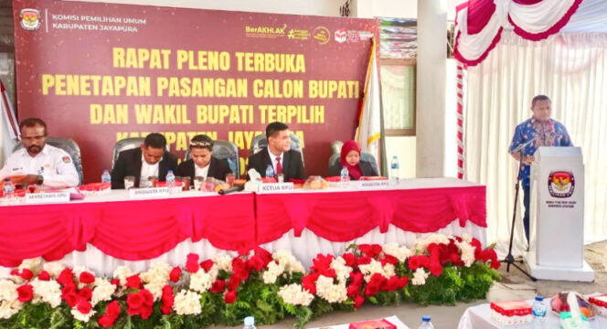 
					Wabup Jayapura terpilih, Haris Richard S. Yocku saat sampaikan sambutannya pada rapat pleno terbuka penetapan pasangan Calon Bupati dan Wakil Bupati Jayapura Terpilih Kabupaten Jayapura. (Foto dok: jayapurakab.go.id)

