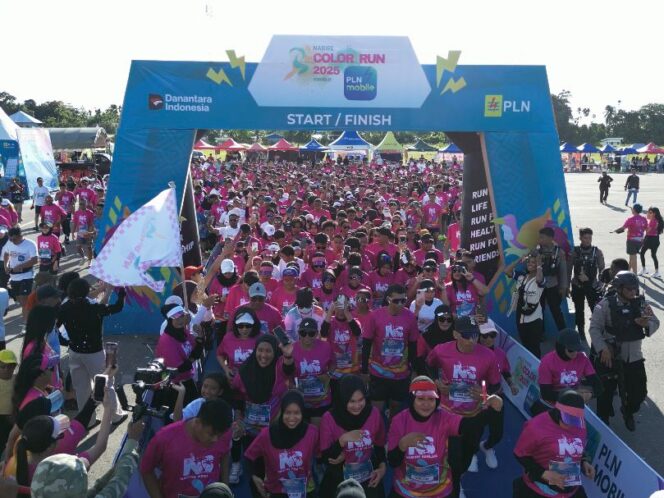 
					Antusiasme penuh semangat para peserta pada saat flag off dalam acara Nabire Color Run by PLN Mobile. Foto: PLN Papua