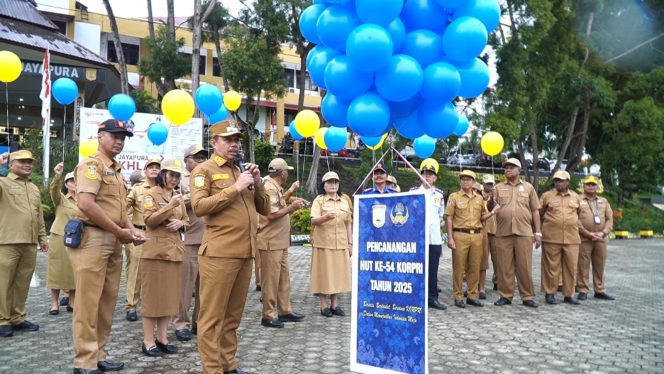 
					Pencanangan HUT Korpri di Pemkot Jayapura. Foto: Natalya Yoku/Kabarpapua.co