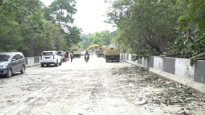 
					Ruas Jalan RIngroad Kota Jayapura. Foto: Natalya Yoku/KabarPapua.co