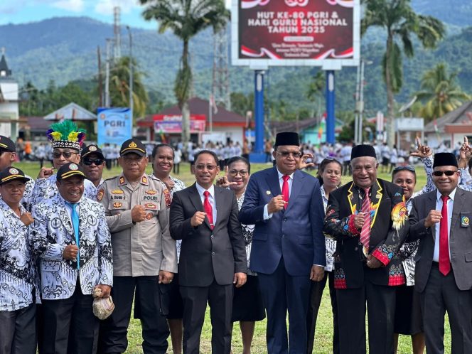 
					Bupati Yapen Ajak Perkuat Peran Guru untuk Agen Perubahan
