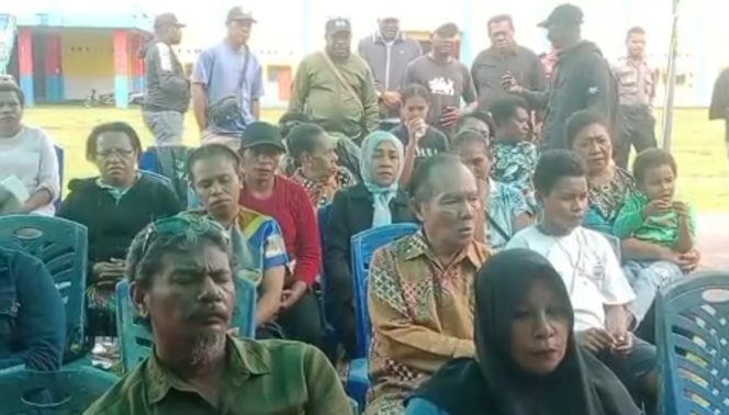 
					Keluarga besar  Papua Selatan saat melakukan pemilihan ketua kerukunan, Sabtu 22 November 2025. (KabarPapua.co/Yosias Wambrauw)