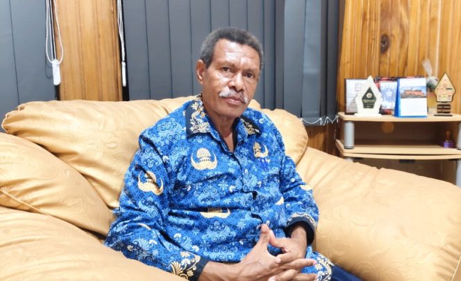 
					Kepala Bappeda dan Litbang Kabupaten Kaimana Papua Barat, Abdul Rahim Furuada. (KabarPapua.co/Yosias Wambrauw) 