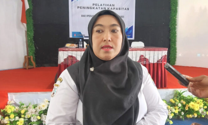 
					Kepala Dinas Pemberdayaan Masyarakat Kampung (DPMK) Kabupaten Kaimana, Ika Damayanti. (KabarPapua.co/Yosias Wambrauw)