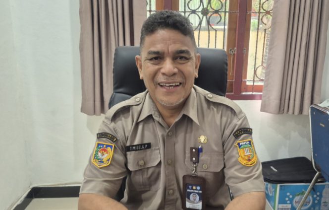 
					Kepala Samsat Serui, Kepulauan Yapen, Petrus Timisela. (Ist)