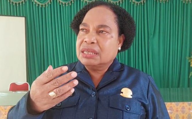 
					Ketua Majelis Rakyat Papua (MRP) Nerlince Wamuar Rollo. (KabarPapua.co/Natalya Yoku)
