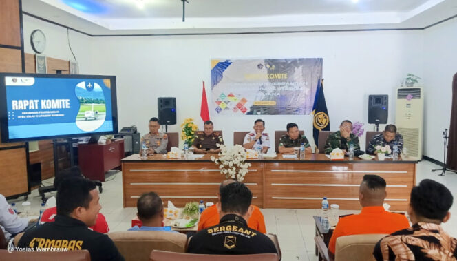 
					Rapat Komite Keamanan Penerbangan yang digelar di Kantor UPBU Kaimana, Rabu, 5 November 2025