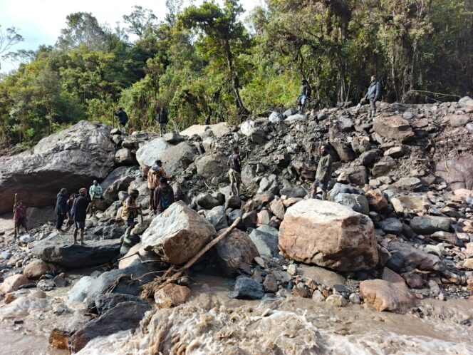 
					Situasi di Distrik Dal, Nduga pasca banjir dan longsor yang melanda daerah itu pada Jumat 1 November 2025. Foto: ist