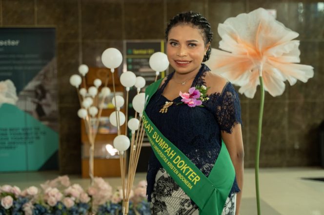 
					Peraih beasiswa Freeport yang menyandang gelar dokter. Foto:PTFI