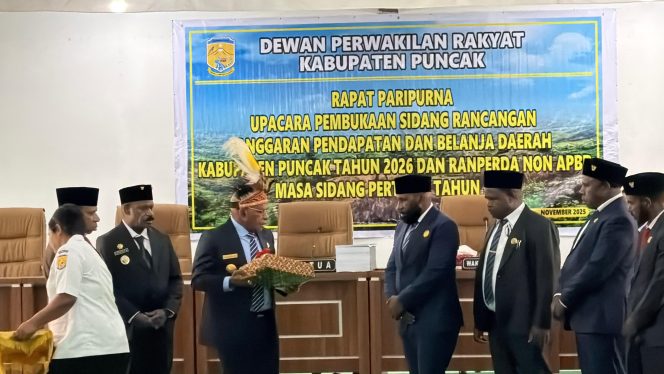 
					Pemerintah Kabupaten Puncak  menyerahkan Rancangan Anggaran Pendapatan dan Belanja Daerah (RAPBD) Tahun Anggaran 2026. Foto: Diskominfo Puncak 
