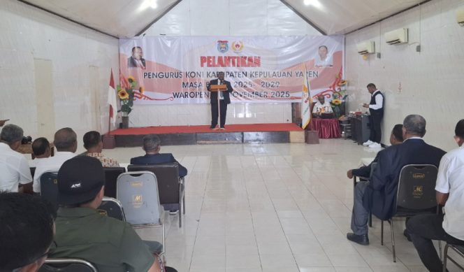 
					Sambutan Ketua Umum KONI Papua, Kenius Kogoya saat pelantikan Pengurus KONI Kabupaten Kepulauan Yapen. (Kabarpapua.co/Ainun Faathirjal)