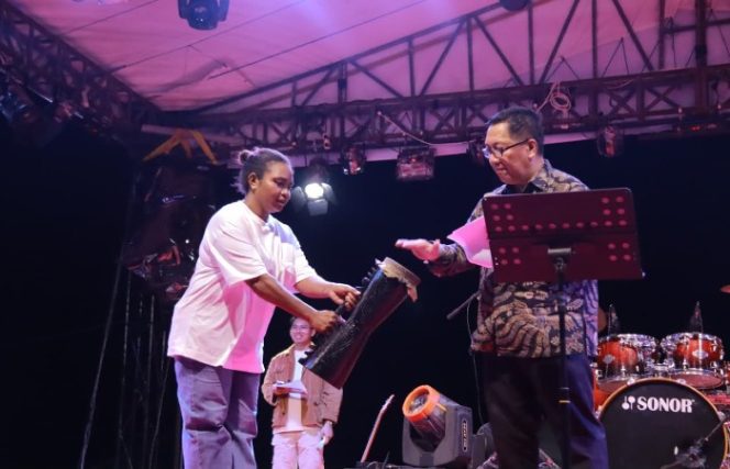 
					Penutupan Hari Otsus di Papua Tengah. 