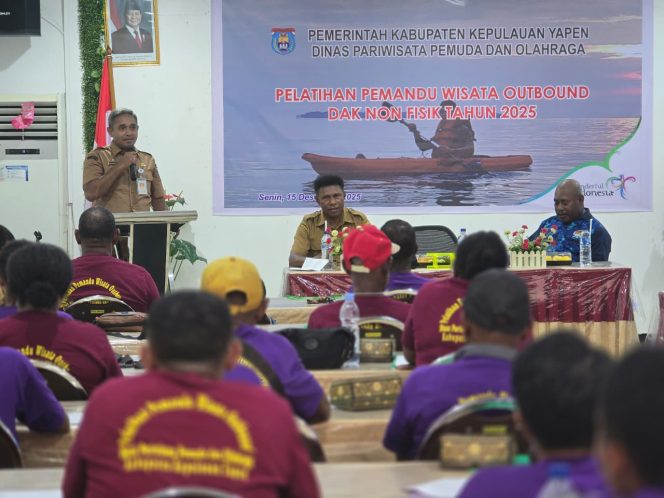 
					Pelatihan Pemandu Wisata Outbound di Aula Hotel Merpati Serui, Senin (15/12/2025). Foto: Humas Pemkab Yapen
