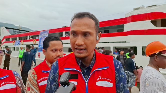 
					Executive General Manager Pertamina Patra Niaga Regional Papua Maluku, Awan Raharjo saat ditemui di sela-sela pelepasan mudik gratis yang digagas oleh Pemprov Papua. Foto: Imelda/KabarPapua.co