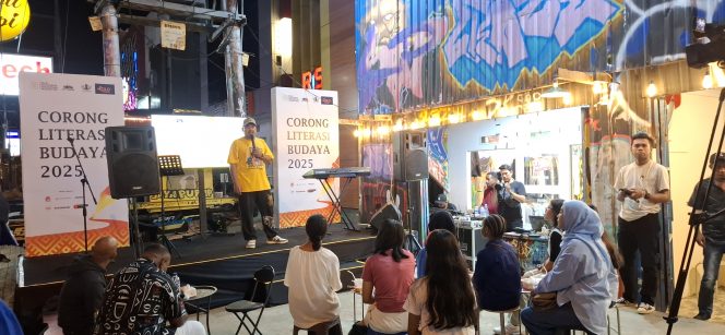 
					Komunitas Kintal Rum Fararur menggelar  literasi dan seni yang melibatkan pelajar di Kota Jayapura sebagai upaya menumbuhkan kecintaan terhadap budaya Port Numbay. Foto: Imelda/Kabarpapua.co