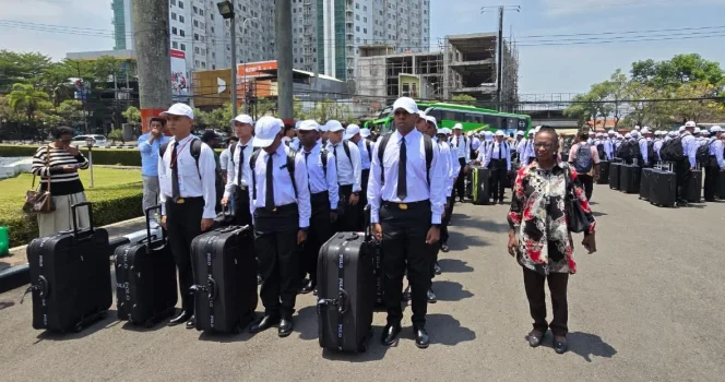 
					Persiapan 22 anak asli Papua Tengah saat persiapan memasuki Kampus IPDN Jatinangor. Foto: Ist