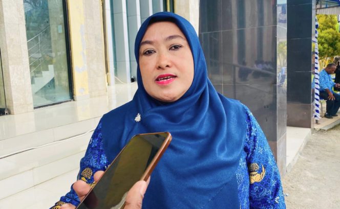 
					Kepala DPMK Kabupaten Kaimana, Ika Damayanti. (KabarPapua.co/Yosias Wambrauw)