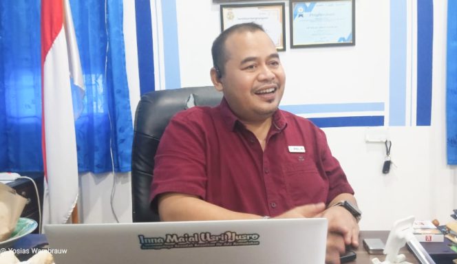 
					Kepala Kantor Pelni Cabang Kaimana, Heri Setiabudi. (KabarPapua.co/Yosias Wambrauw)