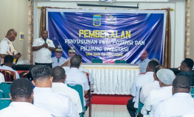 
					Suasana kegiatan pembekalan penyusunan peta potensi dan peluang investasi yang diselenggarakan KADIN Papua Tengah. (KabarPapua.co/Vero)

