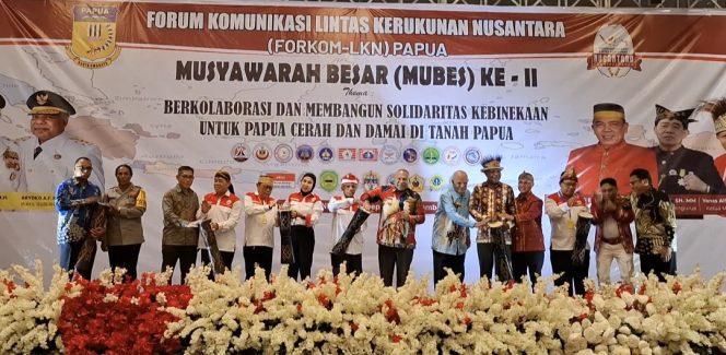 
					Pembukaan Mubes II Forkom LKN Provinsi Papua di Kota Jayapura. Foto: Imelda/KabarPapua.co