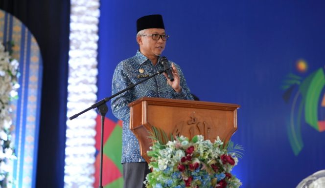 
					Asisten II Sekda Provinsi Papua Tengah Bidang Perekonomian dan Pembangunan, H. Tumiran berikan sambutan. (KabarPapua.co/Vero)