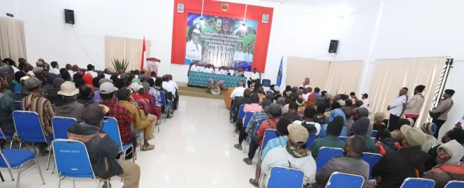 
					Kunjungan Gubernur Papua Tengah, Meki Nawipa ke Paniai. Foto: Humas PPT