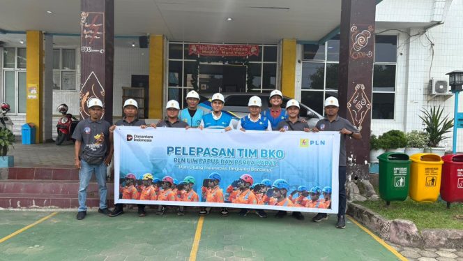 
					Pelepasan Tim Khusus Pasukan Dalam Keadaan Bertegangan (PDKB) UIW Papua dan Papua Barat untuk membantu proses percepatan pemulihan bencana Sumatera pada Hari Minggu, 7 Desember 2025 dari Kota Sorong.