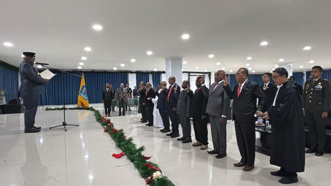 
					Bupati Jayawijaya Lantik 8 Pejabat Eselon III. Foto: Agris Wistrijaya/KabarPapua.co