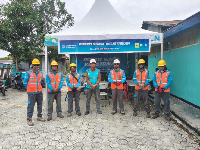 
					Personel PLN di Papua siaga dalam menghadapi cuaca ekstrem. Foto: PLN Papua