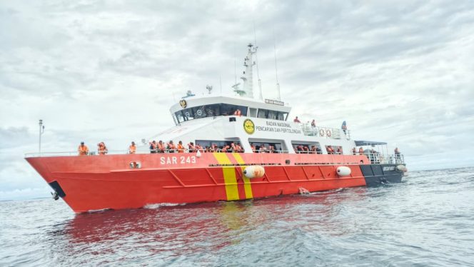 
					Kapal Pencarian milik Basarnas Biak yang dilibatkan dalam proses pencarian korban kecelakaan speedboat di Yapen. Foto: SAR Biak