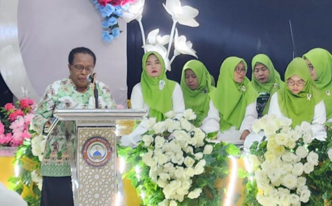 
					Sambutan Bupati Kepulauan Yapen Benyamin Arisoy yang dibacakan Plt Kadis Disperindag Kepulauan Yapen Alwi Masse. (KabarPapua.co/Ainun Faathirjal)
