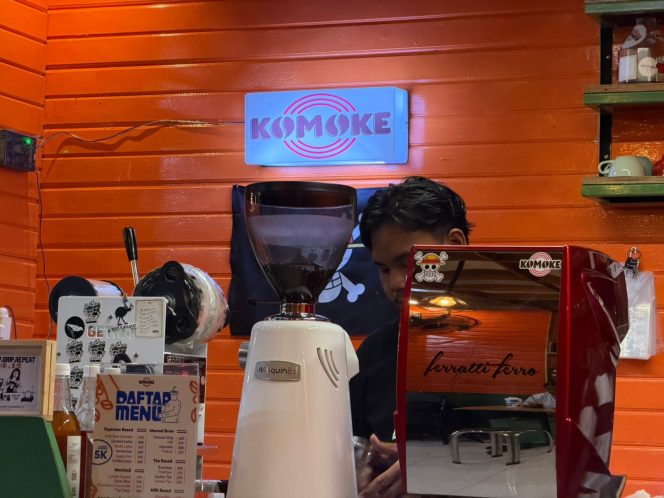 
					Kedai Kopi Kamoke Nabire  yang menyajikan kopi dan literasi. Foto: Agies Pranoto/KabarPapua.co