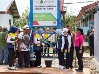 Pembangunan infrastruktur air bersih di Kampung Tambat Merauke. Foto: Pertamina Papua Maluku 