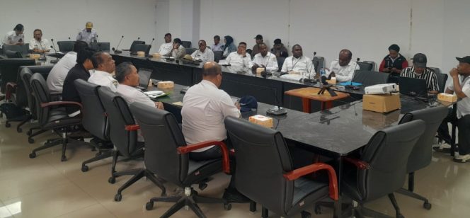 
					Evaluasi RAP Penyesuaian Dana Otsus Kabupaten Jayawijaya Tahun Anggaran 2026
Foto : Bappeda Jayawijaya