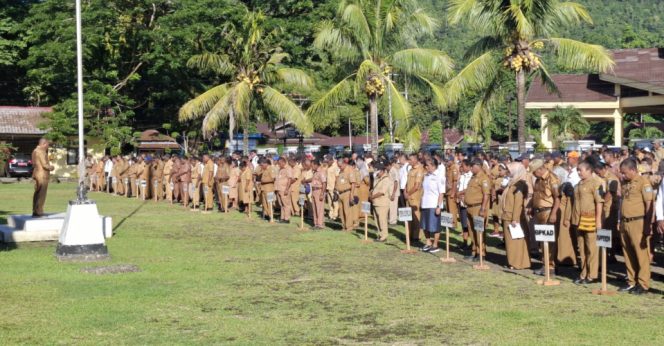 
					Pemerintah Kabupaten Kepulauan Yapen menggelar apel gabungan Aparatur Sipil Negara (ASN) pada Senin 2 Februari 2026. Foto: Ainun Faathirjal/KabarPapua.co