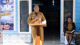 Staf Ahli Bidang Ekonomi, Keuangan, dan Pembangunan, Herman Kayame .Foto: Agies Pranoto/KabarPapua.co