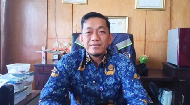 Kepala Unit Penyelenggara Bandar Udara Kelas III Kaimana, Juprianto Pali. (KabarPapua.co/Yosias Wambrauw)