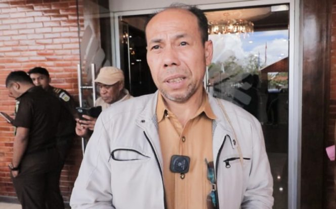
					Plt Sekda Kabupaten Jayawijaya Petrus Mahuse, AP., M.Si saat diwawancara. (Foto dok: Kominfo Jayawijaya)