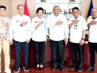 Foto bersama usai pertemuan Tim KEPP Otsus Papua dengan Pemprov Papua. (KabarPapua.co/Imelda)