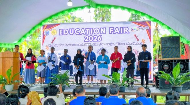 
					Education Fair 2026 di Nabire. Foto: Alfian Dharmala/KabarPapua.co