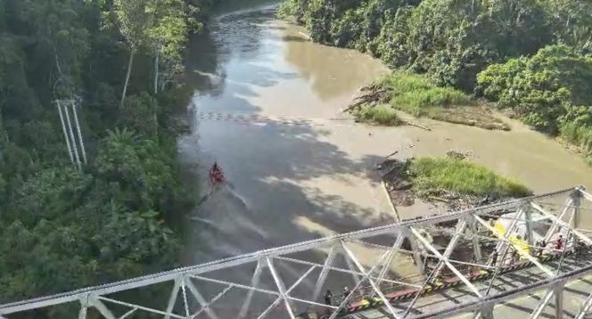 
					SAR Jayapura gabungan melakukan pencarian pemancing di Sungai tami Jayapura. Foto: SAR Jayapura 