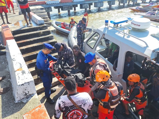 
					Jasad Yohanes, bocah laki-laki 3 tahun yang ditemukan tak bernyawa di Sungai Ewer Asmat. Foto: SAR Timika.