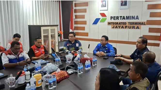 
					Pertemuan jajaran Pemprov Papua bersama Pertamina Patra Niaga Papua Maluku. Foto: Imelda/KabarPapua.co 