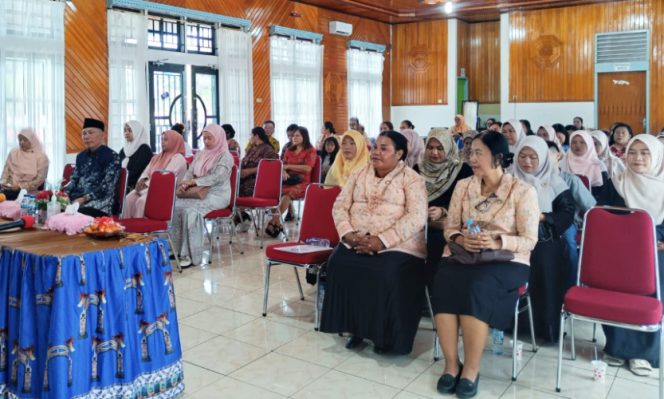 
					Suasana acara halalbihalal DWP Provinsi Papua Tengah di Nabire. (KabarPapua.co/Agies Pranoto)