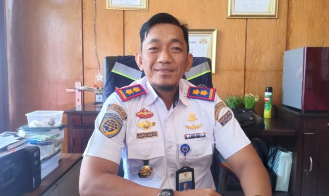 
					Kepala Unit Penyelenggara Bandar Udara Kelas III Kaimana, Juprianto Pali. (KabarPapua.co/Yosias Wambrauw)