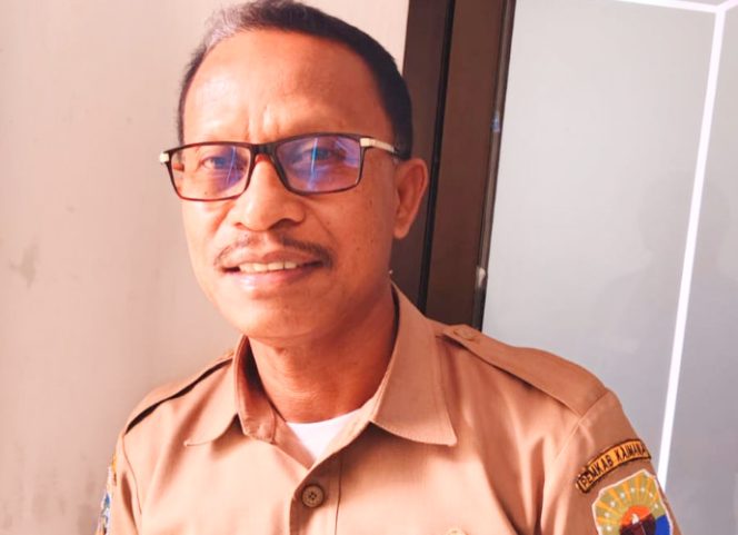 
					Kepala Dinas Penanaman Modal dan Pelayanan Terpadu Satu Pintu dan Tenaga Kerja (DPMPSTP-TK) Kabupaten Kabupaten Kaimana, La Bania. (KabarPapua.co/Yosias Wambrauw)