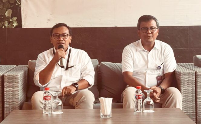 
					Kepala Perwakilan Bank Indonesia Provinsi Papua Warsono saat memperkenalkan diri kepada para wartawan di Kota Jayapura dalam kegiatan buka puasa bersama. (KabarPapua.co/Cunding Levi)