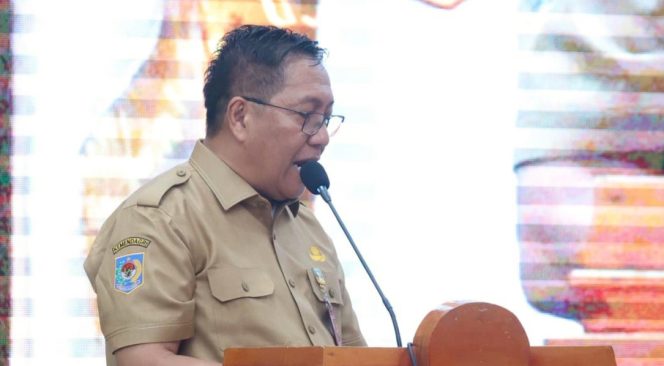 
					Sekretaris Daerah (Sekda) Papua Tengah, dr. Silwanus Soemoele, Sp.OG(K), MH, dalam Rapat Koordinasi (Rakor) Pengembangan Kompetensi ASN di Nabire, Senin 9 Maret 2026. Foto: Agis Pranoto/Kabarpapua.co